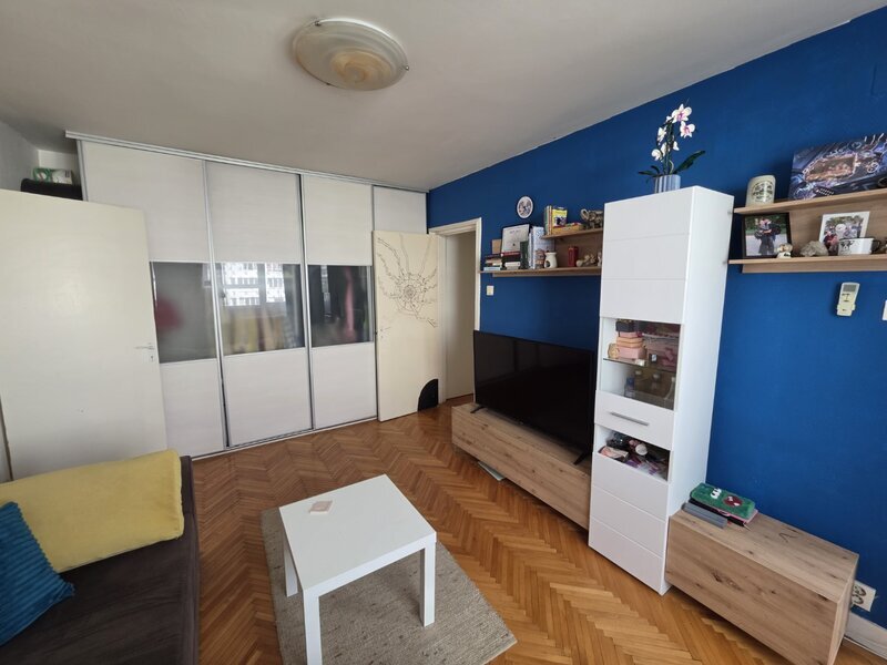 Dristor, 5 minute metrou, pe Complexului, 2 grupuri sanitare, farmacia Tei